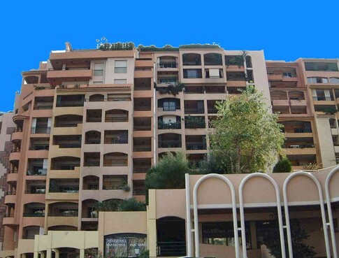 EMPLACEMENT DE PARKING - GRAND LARGE - FONTVIEILLE