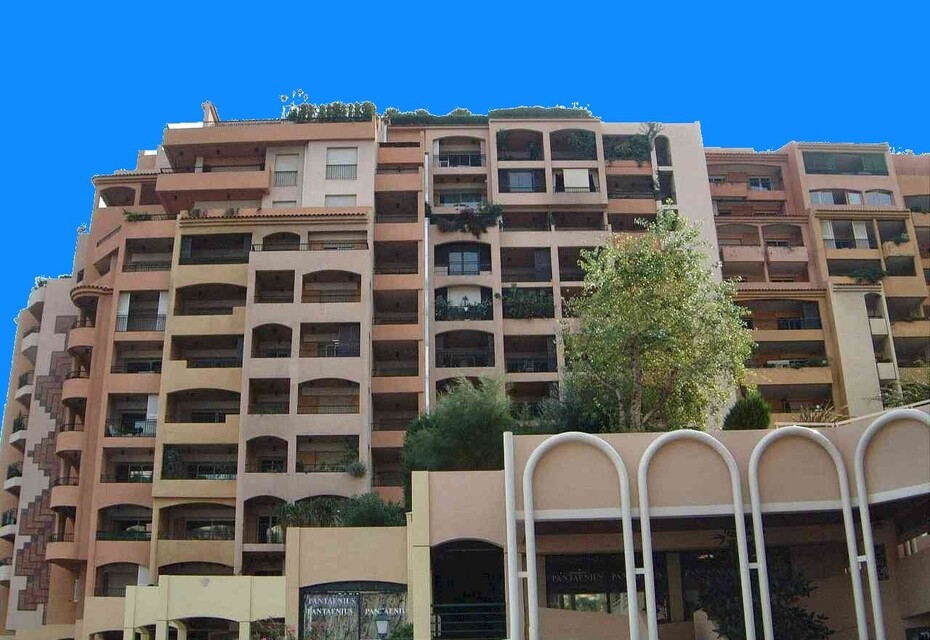 EMPLACEMENT DE PARKING - GRAND LARGE - FONTVIEILLE