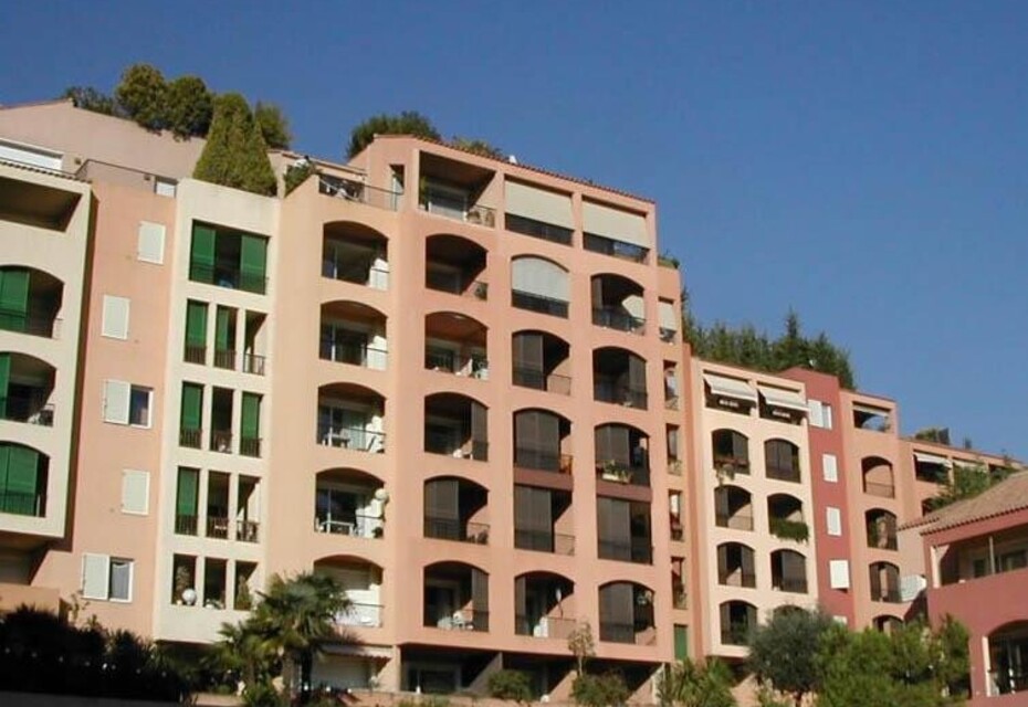 FONTVIEILLE  BUREAUX AU RAPHAEL